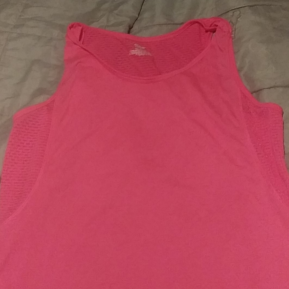 Athletic shirt